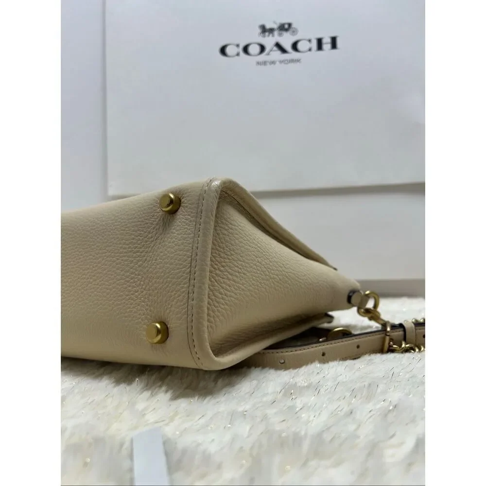 🔥🎁NWT! Coach X Jennifer Lopez Dempsey Tote 22 with New York Skyline C6494